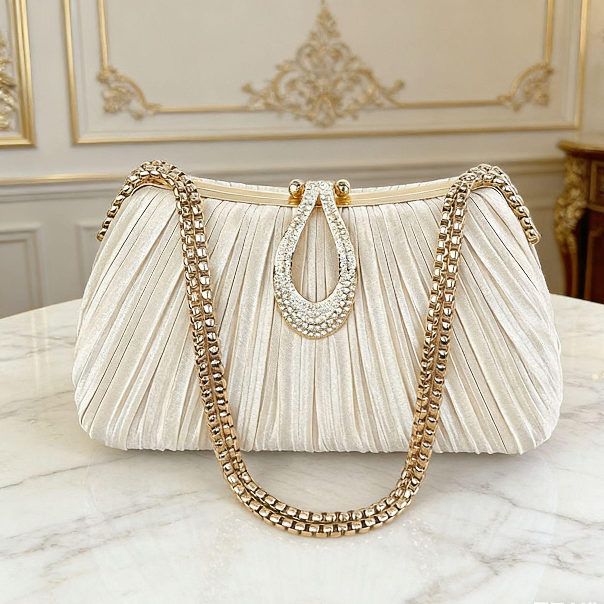 New Pure Color Pleated Evening Bag Simple Versatile Trendy Qipao Ball Bride Women s Handbag Cross-Border Style Daily Match абрикосовый
New Pure Color Pleated Evening Bag Simple Versatile Trendy Qipao Ball Bride Women s Handbag Cross-Border Style Daily Match абрикосовый
