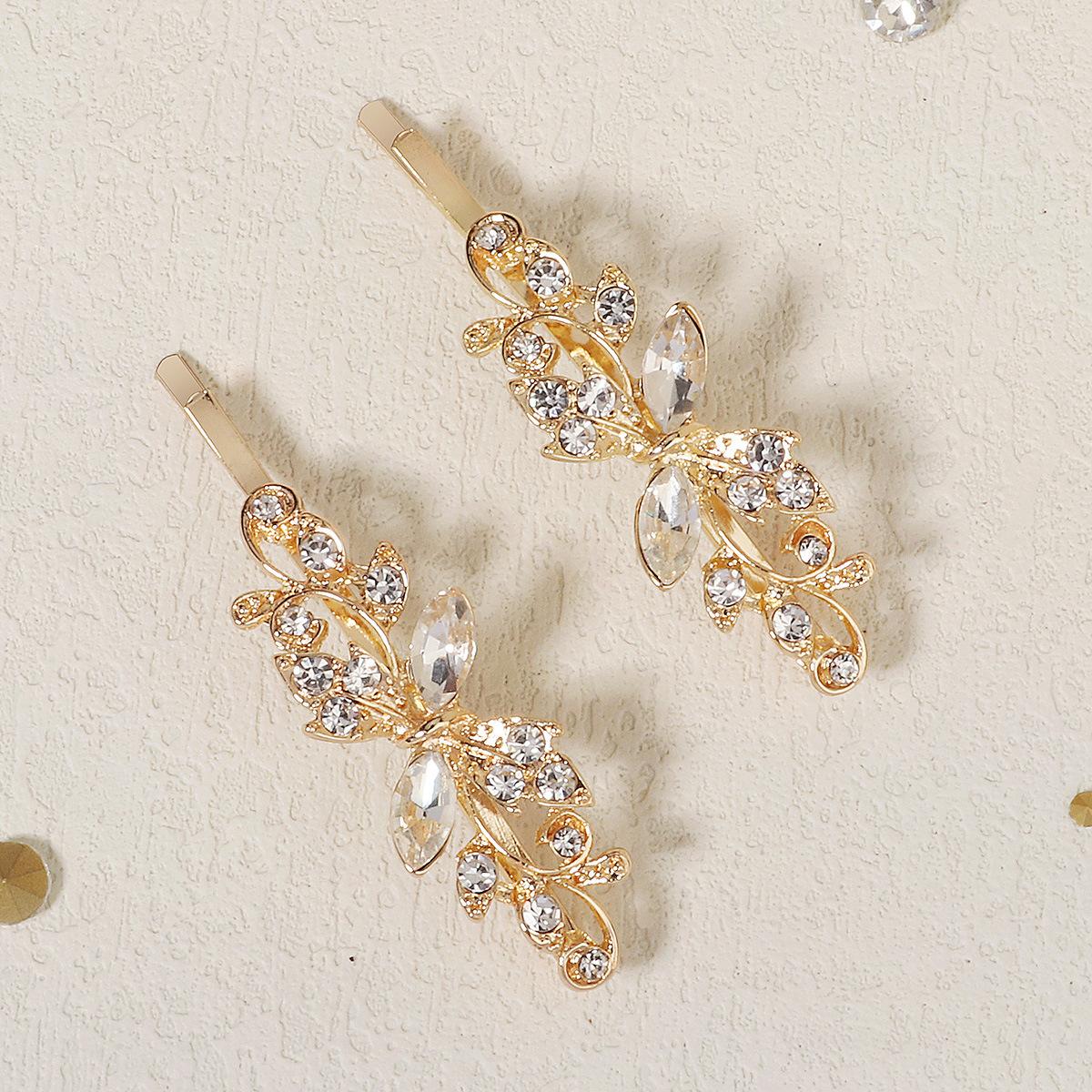 Маленькие заколки для волос со стразами, универсальные, легкие и роскошные, боковые зажимы, женская бижутерия высокого класса, свадебные аксессуары для волос, ободки
Маленькие заколки для волос со стразами, универсальные, легкие и роскошные, боковые зажимы, женская бижутерия высокого класса, свадебные аксессуары для волос, ободки