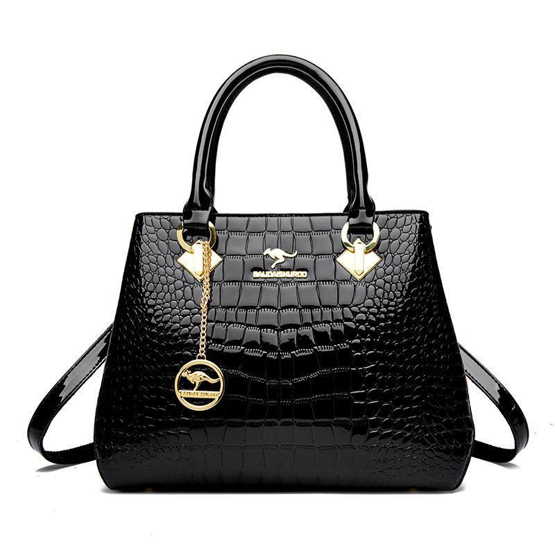 Простая и модная лакированная одноплечевая сумка большой вместимости, которую можно носить через плечо чёрный
Простая и модная лакированная одноплечевая сумка большой вместимости, которую можно носить через плечо чёрный