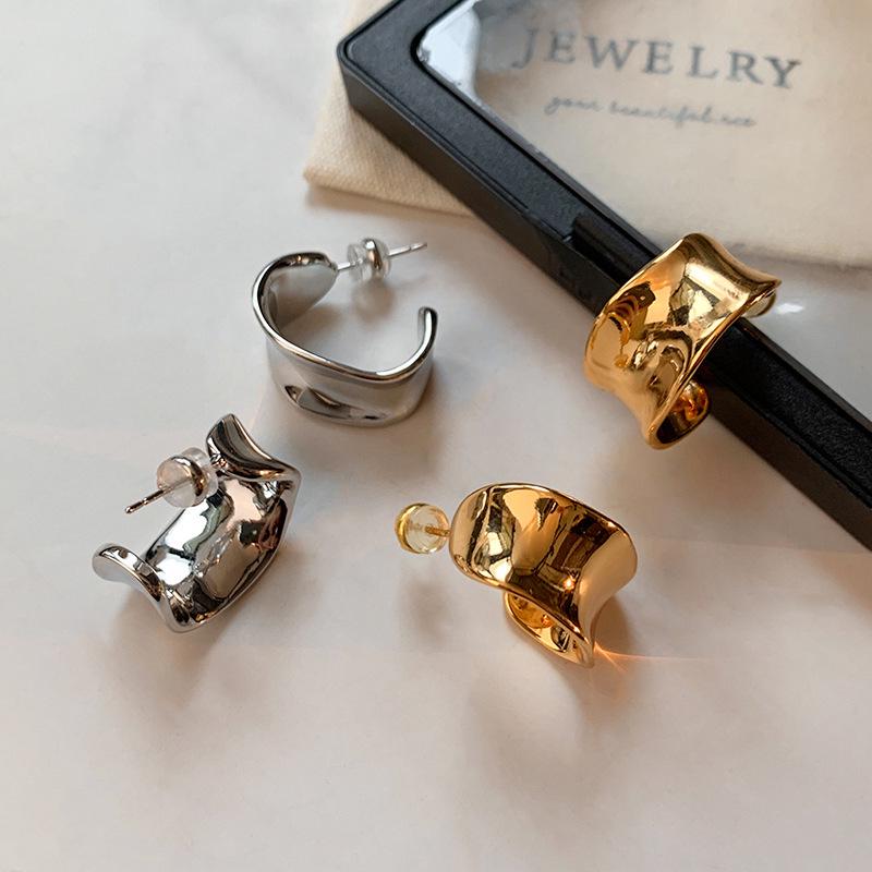 Real Gold Electroplated Irregular C-Shaped Women s Earrings with Sterling Silver Needle - High-End Matsumoto Ena Style
Real Gold Electroplated Irregular C-Shaped Women s Earrings with Sterling Silver Needle - High-End Matsumoto Ena Style