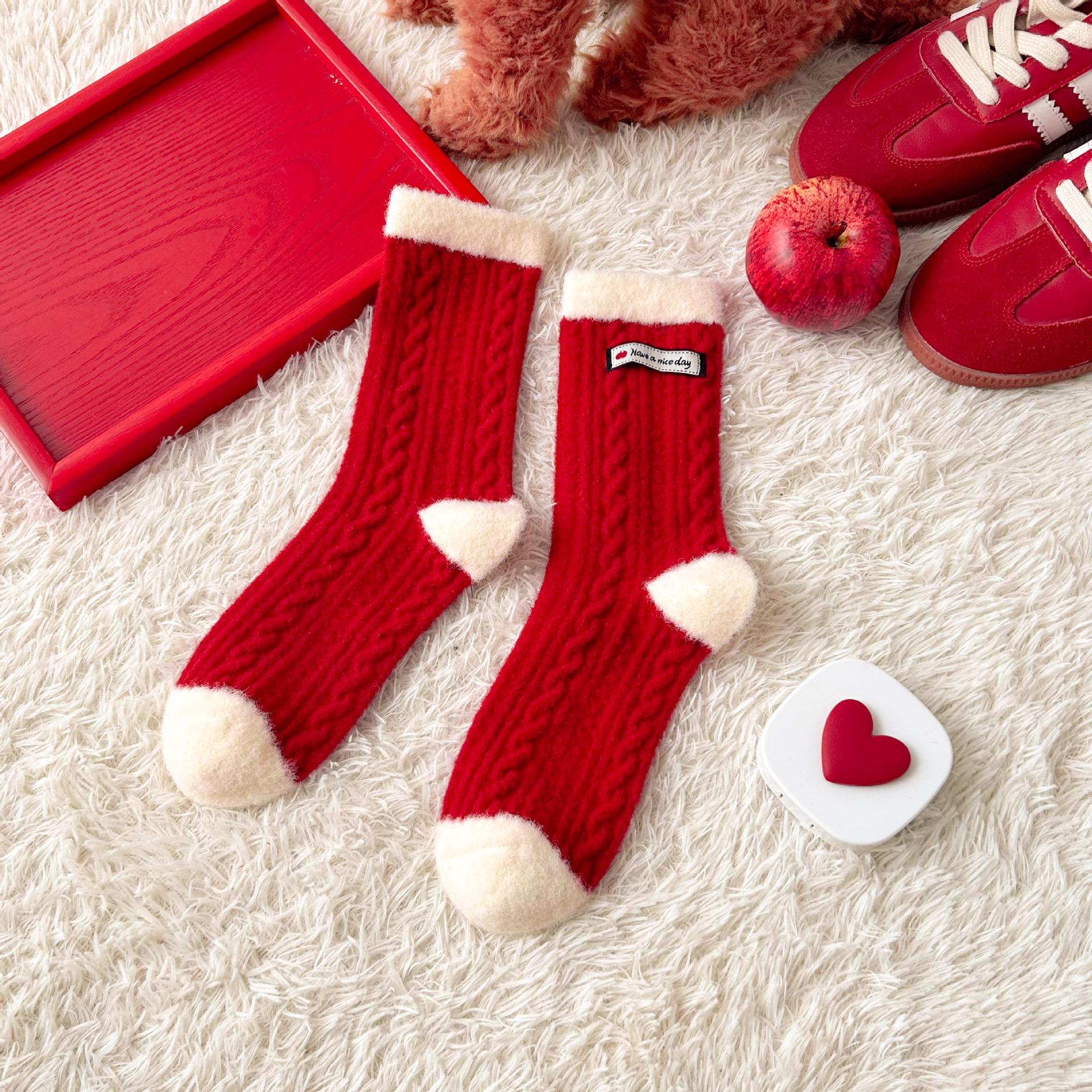 Australian Wool Red Women’s Socks: Thickened, Velvet-Soft, Warm, Mid-Calf, Perfect for Autumn/Winter, Zodiac Year, Sleep, and Christmas. One Size 35-40 (Double-Sided Wool for Warmth)
Australian Wool Red Women’s Socks: Thickened, Velvet-Soft, Warm, Mid-Calf, Perfect for Autumn/Winter, Zodiac Year, Sleep, and Christmas. One Size 35-40 (Double-Sided Wool for Warmth)