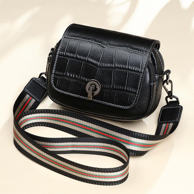 Leather bag women s bag 2025 summer new fashion messenger bag women s broadband fish pattern shoulder small bag luggage
Leather bag women s bag 2025 summer new fashion messenger bag women s broadband fish pattern shoulder small bag luggage