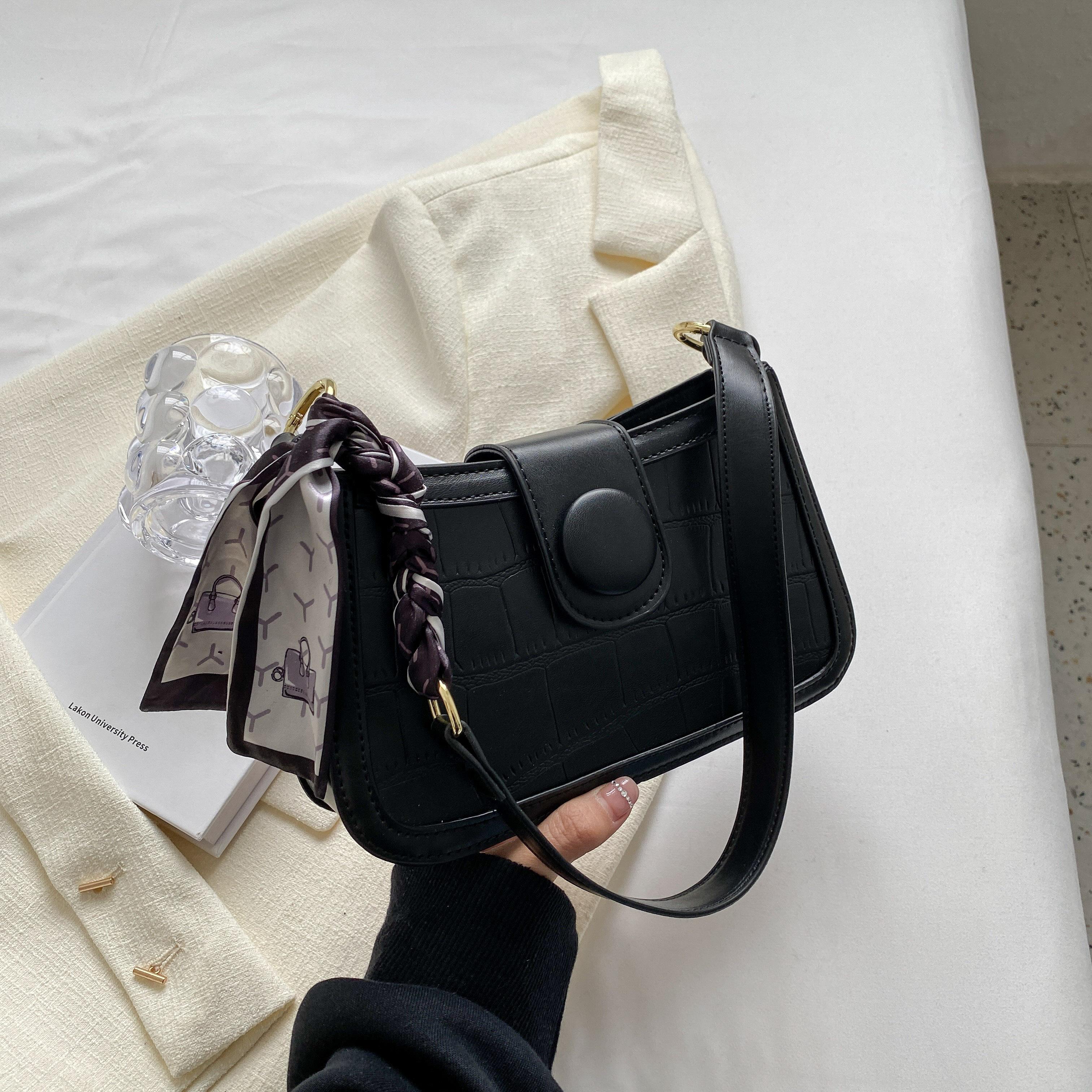 Летние популярные женские сумки на одно плечо из искусственной кожи, однотонные текстурированные повседневные женские сумки для покупок (20cm<Max Length<30cm)
Летние популярные женские сумки на одно плечо из искусственной кожи, однотонные текстурированные повседневные женские сумки для покупок (20cm<Max Length<30cm)