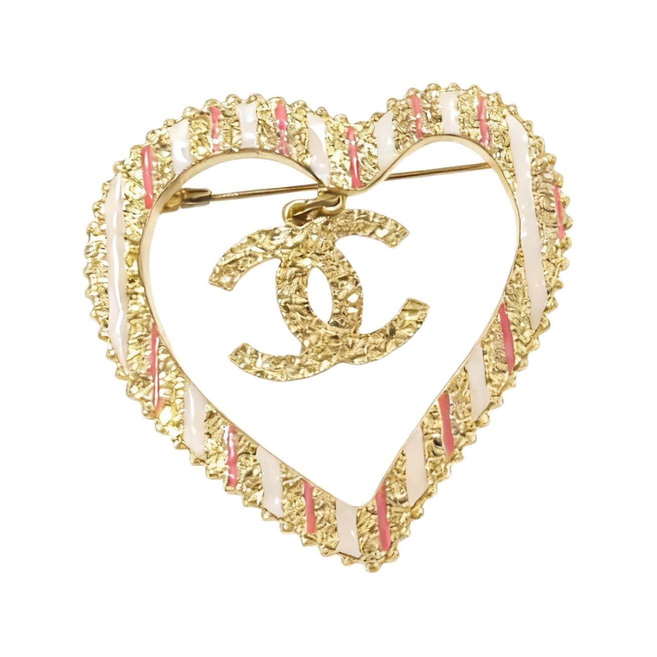 Chanel Heart Double C Brooch Women accessories Gold AB-24P-010 F,Gold
Chanel Heart Double C Brooch Women accessories Gold AB-24P-010 F,Gold