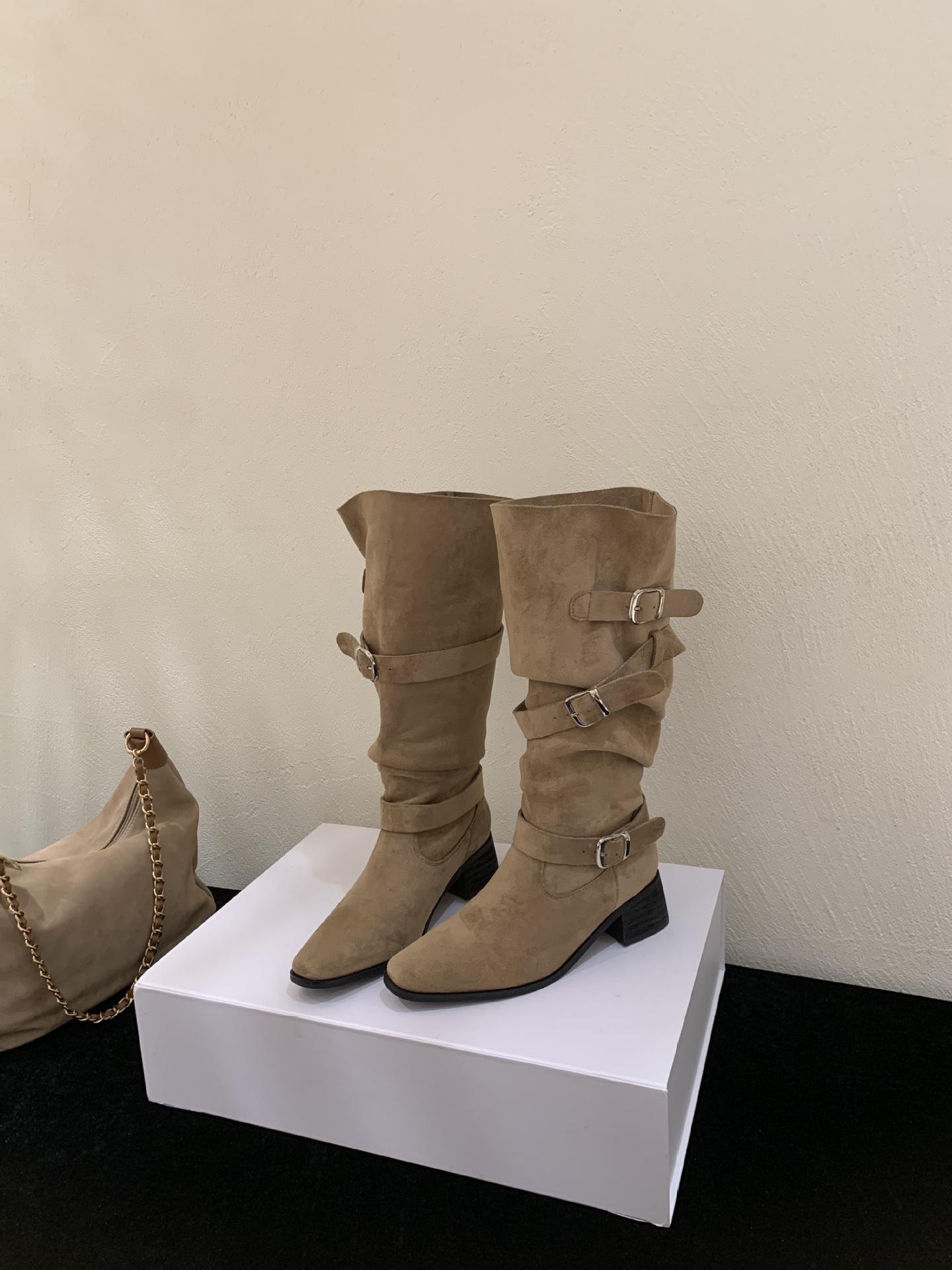 Women with big tube circumference boots 2025 autumn and winter look thin but knee long boots pointed toe strap thick heel belt buckle pile boots women 39 хакі
Women with big tube circumference boots 2025 autumn and winter look thin but knee long boots pointed toe strap thick heel belt buckle pile boots women 39 хакі