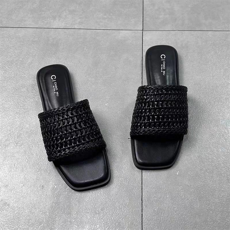 Xiaoxiangfeng simple cool slippers women wear versatile soft-soled sandals summer new one-word drag 40 чёрный
Xiaoxiangfeng simple cool slippers women wear versatile soft-soled sandals summer new one-word drag 40 чёрный