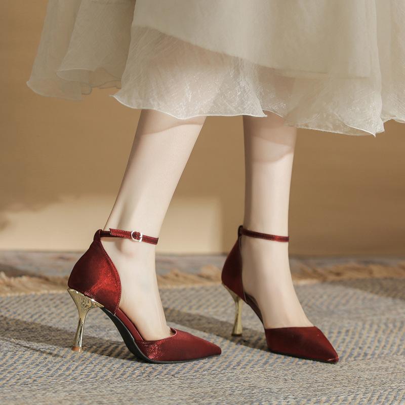 High heels are not tired of feet, silk sequins, flower shoes, thin heels, women s shoes, versatile pointed single shoes, sandals, women s summer 40 бордовий
High heels are not tired of feet, silk sequins, flower shoes, thin heels, women s shoes, versatile pointed single shoes, sandals, women s summer 40 бордовий