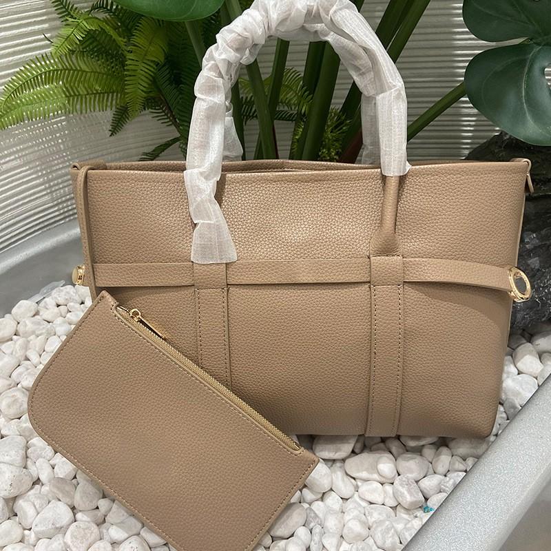 High-quality Handbag Women s 2025 Commuting Large Capacity Shoulder Bag Fashionable Cross-body 28 x12 x19cm хаки
High-quality Handbag Women s 2025 Commuting Large Capacity Shoulder Bag Fashionable Cross-body 28 x12 x19cm хаки
