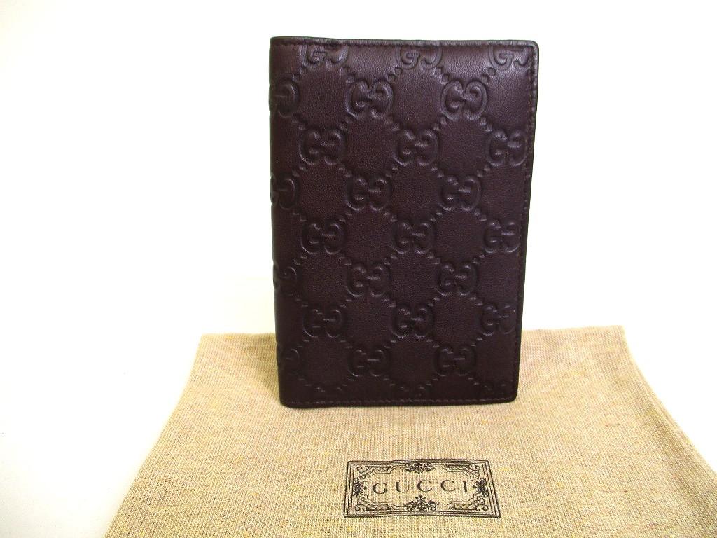 Автентичні шкіряні темно-коричневі тримачі для паспортів GUCCI Guccishima GG #a214 Refurbished
Автентичні шкіряні темно-коричневі тримачі для паспортів GUCCI Guccishima GG #a214 Refurbished