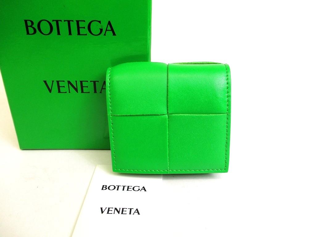 Автентичний гаманець для монет BOTTEGA VENETA Intrecciato із зеленої шкіри, складений на касету №9950, відремонтований
Автентичний гаманець для монет BOTTEGA VENETA Intrecciato із зеленої шкіри, складений на касету №9950, відремонтований