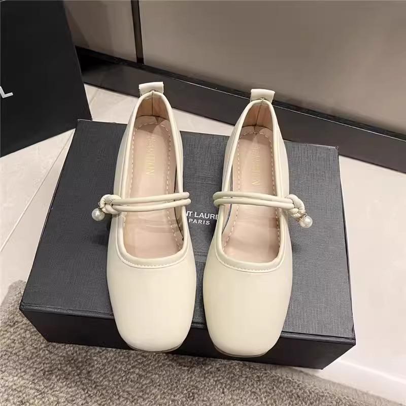 Mary Jane fairy with skirt small leather single shoes girl 2025 new spring and autumn evening breeze gentle thick heel grandma ladyshoes 40
Mary Jane fairy with skirt small leather single shoes girl 2025 new spring and autumn evening breeze gentle thick heel grandma ladyshoes 40