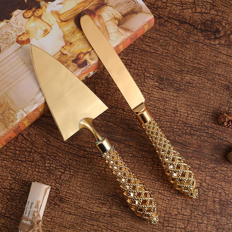 High-quality Western baking tool hollow handle triangular pizza shovel cake dessert cutter two-piece set gold cutlery
High-quality Western baking tool hollow handle triangular pizza shovel cake dessert cutter two-piece set gold cutlery