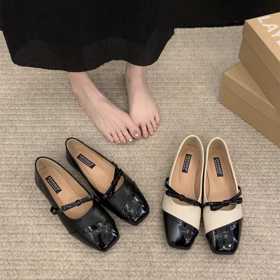 Black Mary Jane shoes women s spring 2025 new bow square head light mouth soft surface flat sole shoes small leather shoes 35 чёрный
Black Mary Jane shoes women s spring 2025 new bow square head light mouth soft surface flat sole shoes small leather shoes 35 чёрный