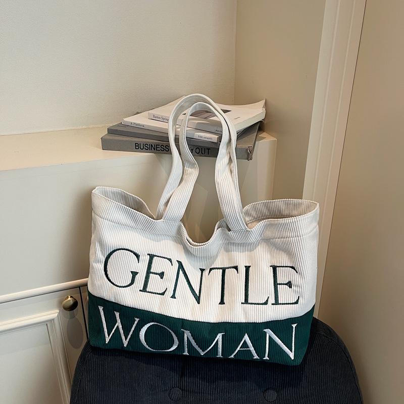 New Gentlewoman Commuter Shoulder Bag Large Capacity Corduroy Letter Storage Bag Comfortable and Versatile Texture Handle Bags зелений
New Gentlewoman Commuter Shoulder Bag Large Capacity Corduroy Letter Storage Bag Comfortable and Versatile Texture Handle Bags зелений