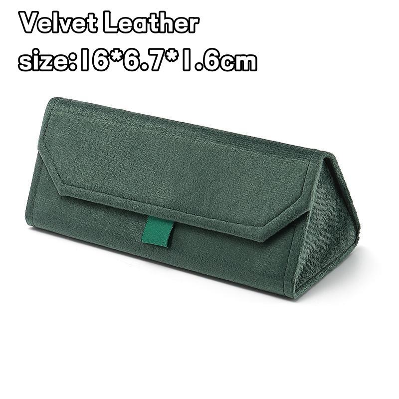 Portable Triangle Folding Glasses Case Folding Sunglasses Box Velvet/PU Leather Reading Glasses Protective Cover зелений
Portable Triangle Folding Glasses Case Folding Sunglasses Box Velvet/PU Leather Reading Glasses Protective Cover зелений