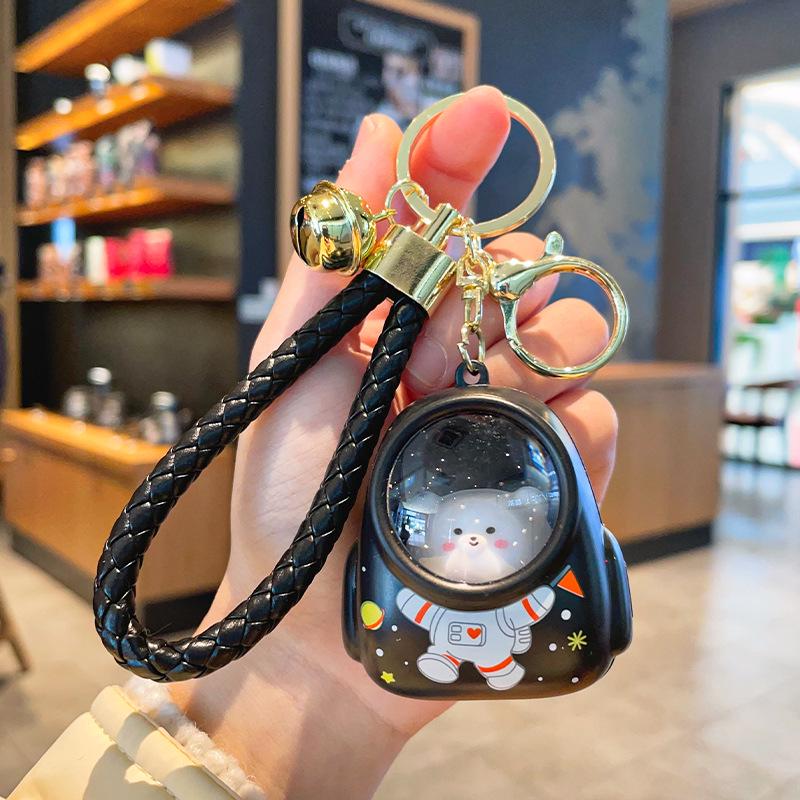 Стильный брелок-астронавт и светящийся в темноте кулон для рюкзака, набор
Стильный брелок-астронавт и светящийся в темноте кулон для рюкзака, набор