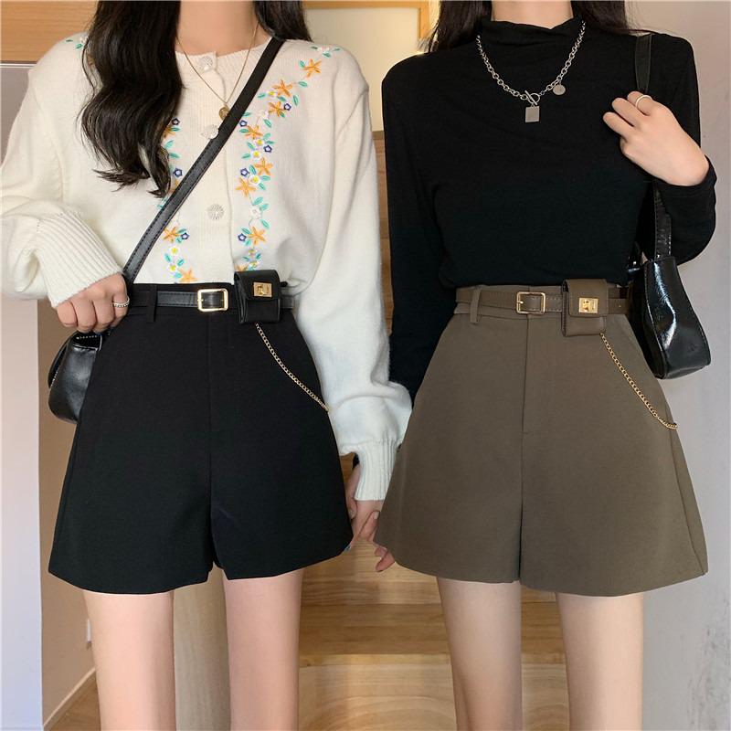 2024 Trendy European & American High-Waisted Woolen Wide-Leg Shorts - Women s Casual Autumn/Winter Trousers XL
2024 Trendy European & American High-Waisted Woolen Wide-Leg Shorts - Women s Casual Autumn/Winter Trousers XL