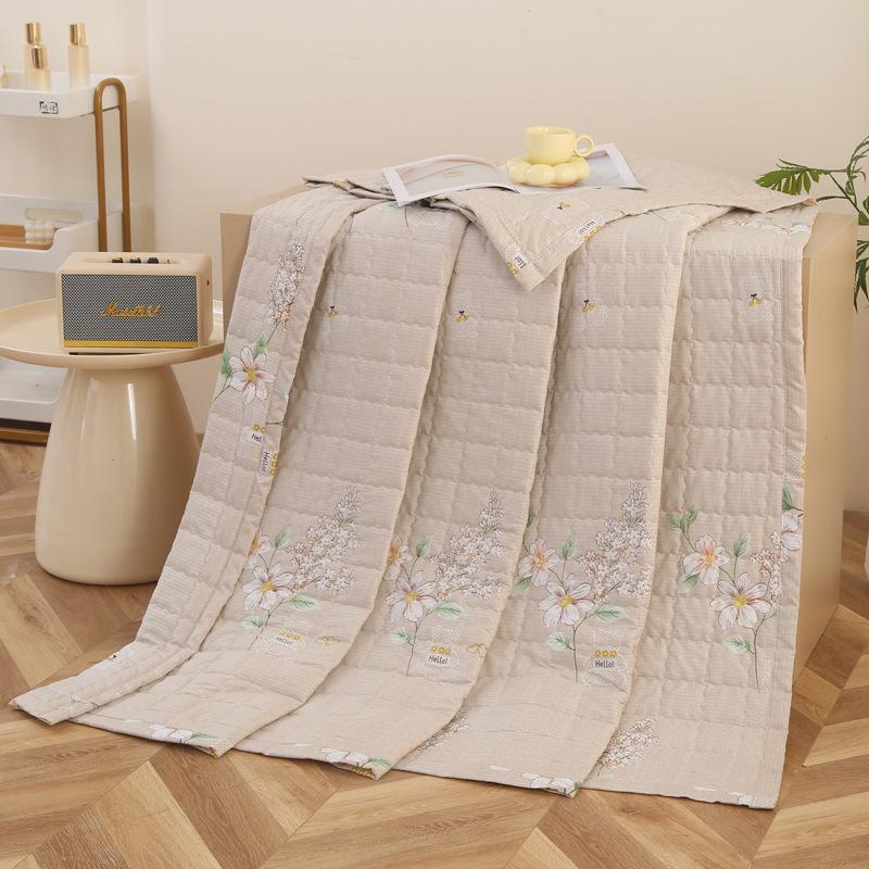 Летнее одеяло с кондиционером и цветочным узором Летнее прохладное одеяло Студенческое общежитие Односпальное/двуспальное одеяло с кондиционером 150 * 200cm
Летнее одеяло с кондиционером и цветочным узором Летнее прохладное одеяло Студенческое общежитие Односпальное/двуспальное одеяло с кондиционером 150 * 200cm