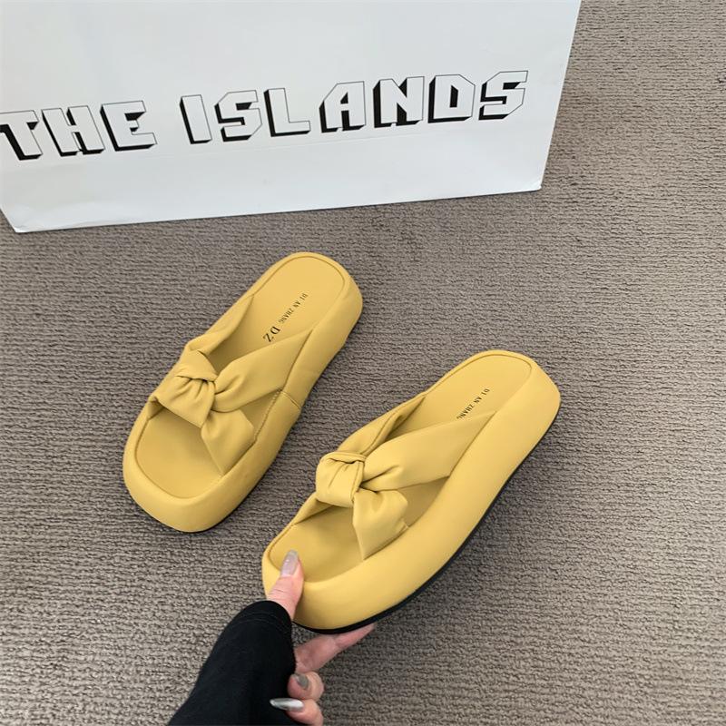 Thick-bottomed leather cool slippers women s summer 2025 summer new beach cool slippers one-word drag 40 жёлтый
Thick-bottomed leather cool slippers women s summer 2025 summer new beach cool slippers one-word drag 40 жёлтый