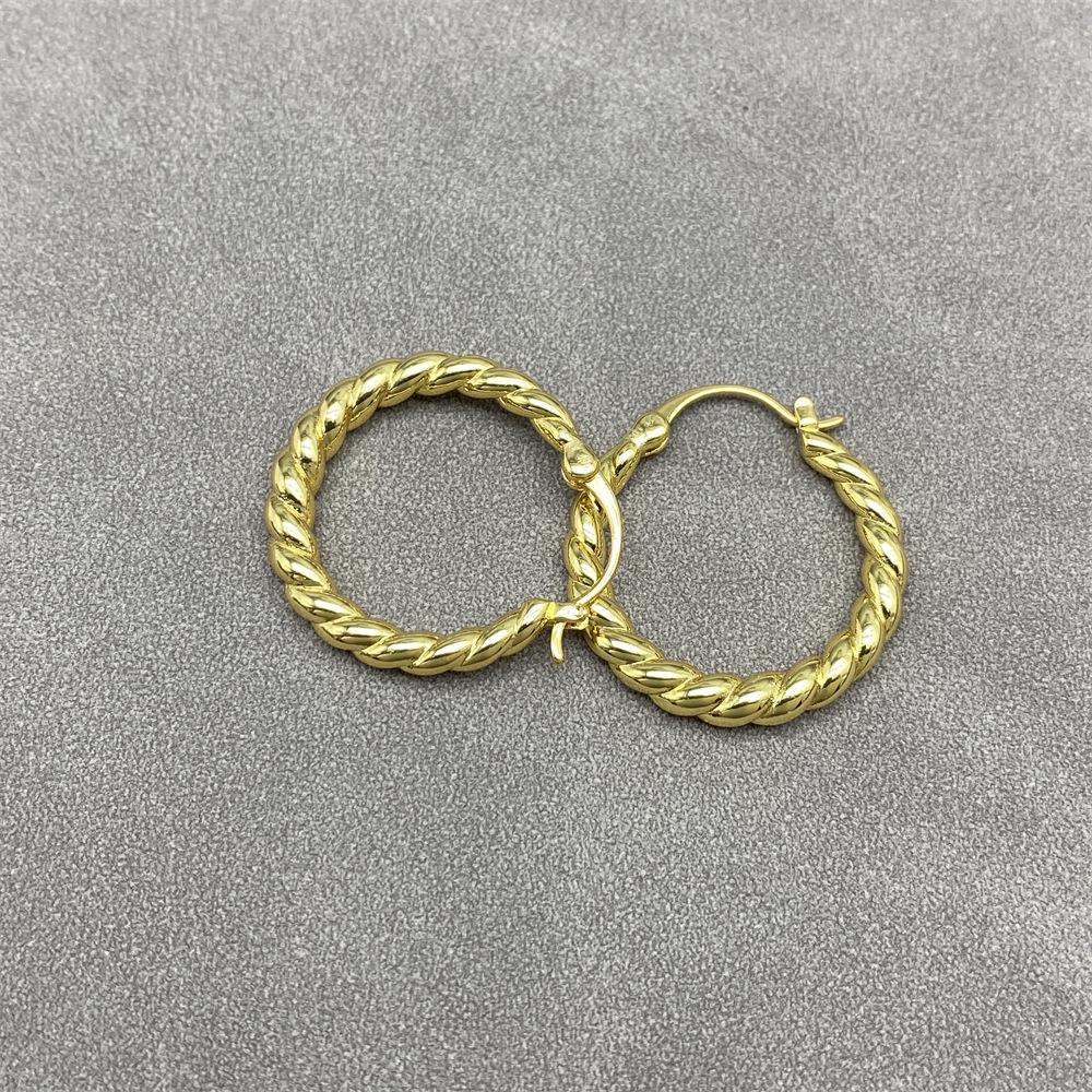 2023 French Retro Cable Knit Ear Cuff Earrings for Women - High-End Cold Style Hoops золотой
2023 French Retro Cable Knit Ear Cuff Earrings for Women - High-End Cold Style Hoops золотой