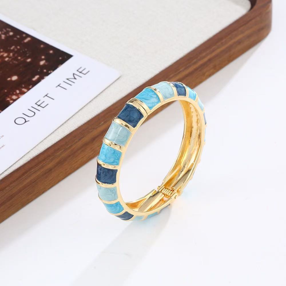 DIEZI Fashion Bohemian Enamel Cuff Bangles Hip Hop Geometric Irregular Gold Color Metal Wide Bracelet For Women Men Jewelry
DIEZI Fashion Bohemian Enamel Cuff Bangles Hip Hop Geometric Irregular Gold Color Metal Wide Bracelet For Women Men Jewelry