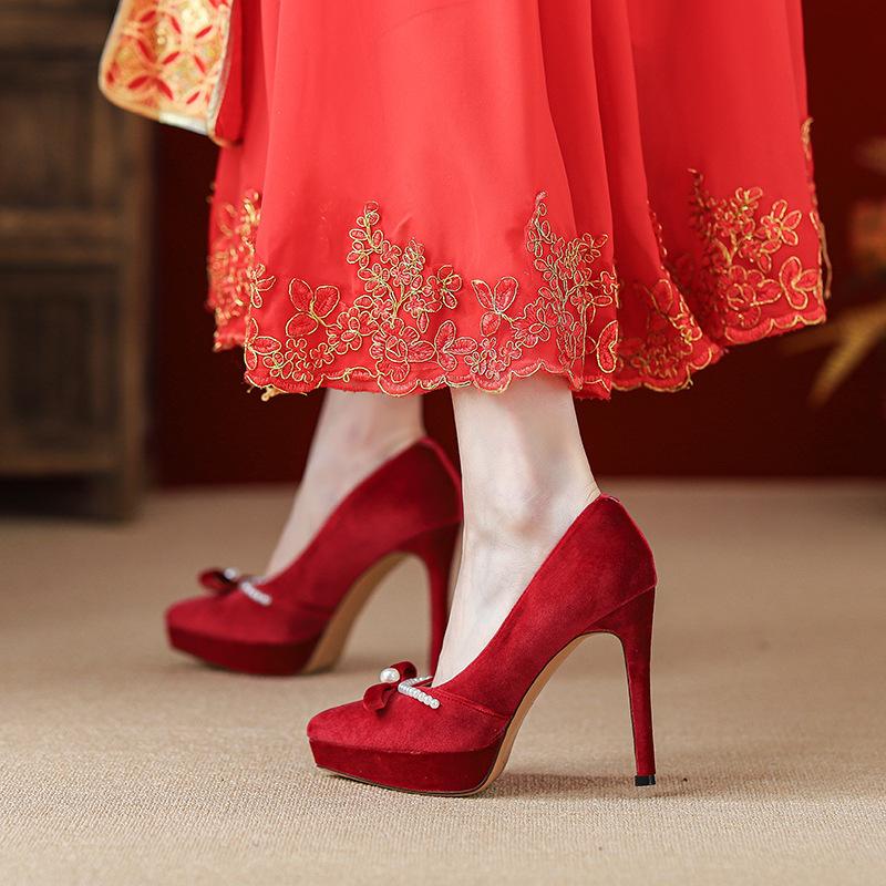 2025 small evening dress shoes women s versatile Chinese New Year red high heels small man height increase butterfly pearl single shoes 34
2025 small evening dress shoes women s versatile Chinese New Year red high heels small man height increase butterfly pearl single shoes 34