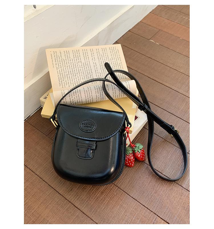 Retro underarm small bag women s 2025 new fashion versatile shoulder messenger bag autumn and winter texture mini saddle bag чёрный
Retro underarm small bag women s 2025 new fashion versatile shoulder messenger bag autumn and winter texture mini saddle bag чёрный