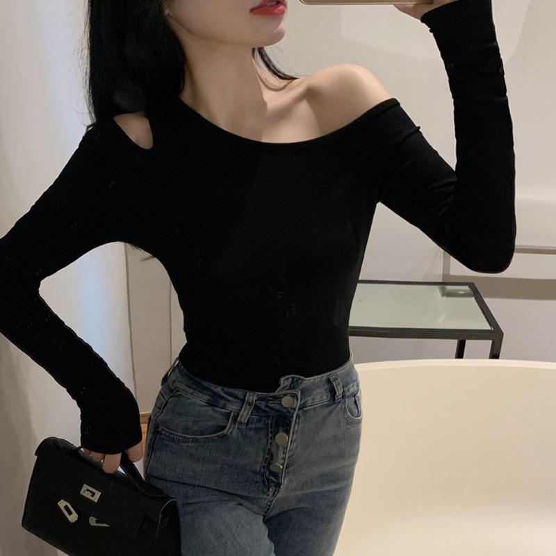 Fashion Off-the-shoulder Long Sleeved Knitted T-shirt Spring Autumn Black Oblique Collar Short Inner Casual Tshirs Elegant Basic Slim Fit Clothing One Size чорний
Fashion Off-the-shoulder Long Sleeved Knitted T-shirt Spring Autumn Black Oblique Collar Short Inner Casual Tshirs Elegant Basic Slim Fit Clothing One Size чорний