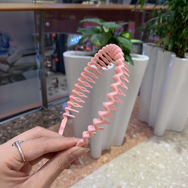 Корейская Повязка на Голову Ободки для Волос Женские Противоскользящие с Зубчиками Волнистый Матовый Обруч-Основа для Волос Ободок Аксессуары для Волос для Девочек Повязка на Голову Новинка
Корейская Повязка на Голову Ободки для Волос Женские Противоскользящие с Зубчиками Волнистый Матовый Обруч-Основа для Волос Ободок Аксессуары для Волос для Девочек Повязка на Голову Новинка