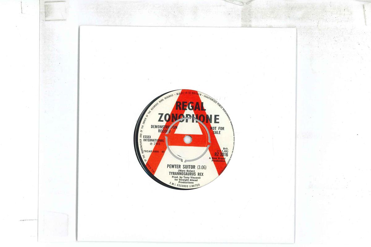 7inch Record TYRANNOSAURUS REX Pewter Suitor Warlord Of The Roya RZ3016PROMO REGAL ZONOPHON 1969 UK Rock Used
7inch Record TYRANNOSAURUS REX Pewter Suitor Warlord Of The Roya RZ3016PROMO REGAL ZONOPHON 1969 UK Rock Used