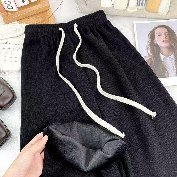 Женские 2025 Плюс Вельветовые Кашемироподобные Вязаные Брюки с Завышенной Талией и Широкими Штанинами для Осени/Зимы - Свободный Крой, Слимминг и Повседневные. One Size чёрный
Женские 2025 Плюс Вельветовые Кашемироподобные Вязаные Брюки с Завышенной Талией и Широкими Штанинами для Осени/Зимы - Свободный Крой, Слимминг и Повседневные. One Size чёрный