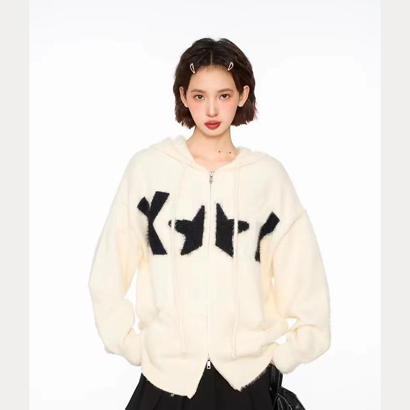 Корейский модный бренд кардиган свитер мужской 2024 осень и зима новый круглый вырез вязаный свитер в стиле Гонконга Ins свободная куртка 3XL абрикосовый
Корейский модный бренд кардиган свитер мужской 2024 осень и зима новый круглый вырез вязаный свитер в стиле Гонконга Ins свободная куртка 3XL абрикосовый