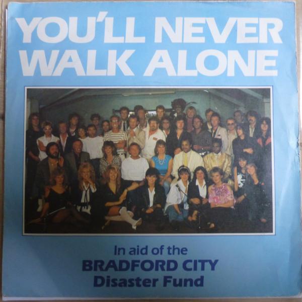 7inch Record CROWD - You ll Never Walk Alone BRAD1 Spartan Records 1985 UK Dance & Electronica Used
7inch Record CROWD - You ll Never Walk Alone BRAD1 Spartan Records 1985 UK Dance & Electronica Used