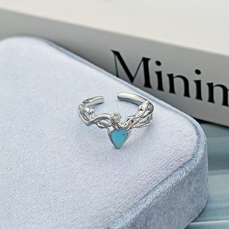 Imitation Blue Turquoise Open Ring Female Niche Design High Sense Fashion Simple Temperament Exquisite Enamel Ring Adjustable opening
Imitation Blue Turquoise Open Ring Female Niche Design High Sense Fashion Simple Temperament Exquisite Enamel Ring Adjustable opening