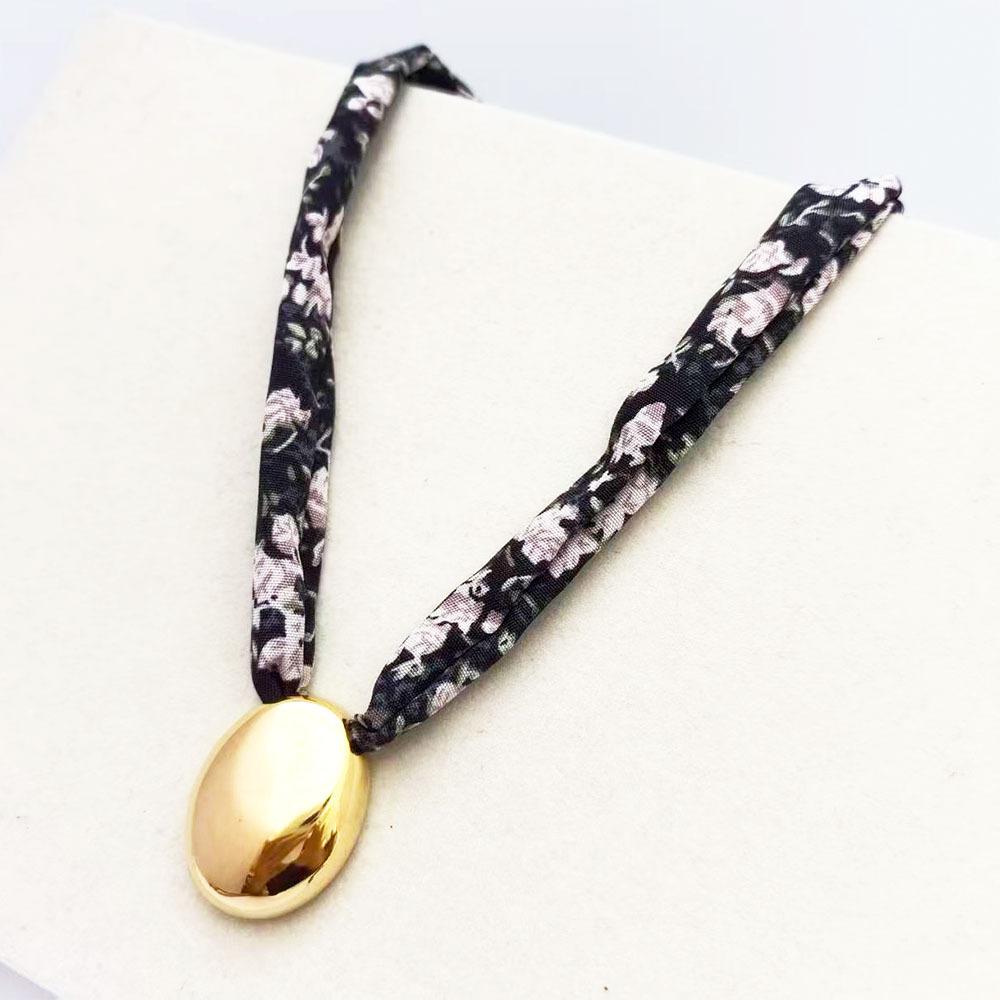 Smooth geometric pendant necklace, handmade silk scarf cotton flower, personalized temperament, collarbone chain, necklace accessory 18K чёрный
Smooth geometric pendant necklace, handmade silk scarf cotton flower, personalized temperament, collarbone chain, necklace accessory 18K чёрный