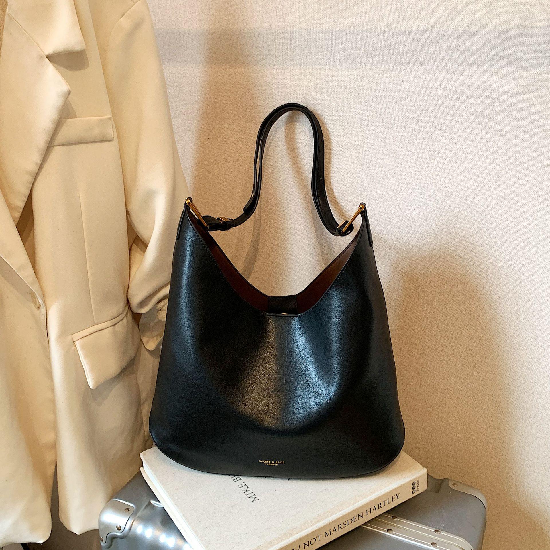 2025 Retro Leopard Print Large Capacity Women s Luxury Shoulder Tote
2025 Retro Leopard Print Large Capacity Women s Luxury Shoulder Tote