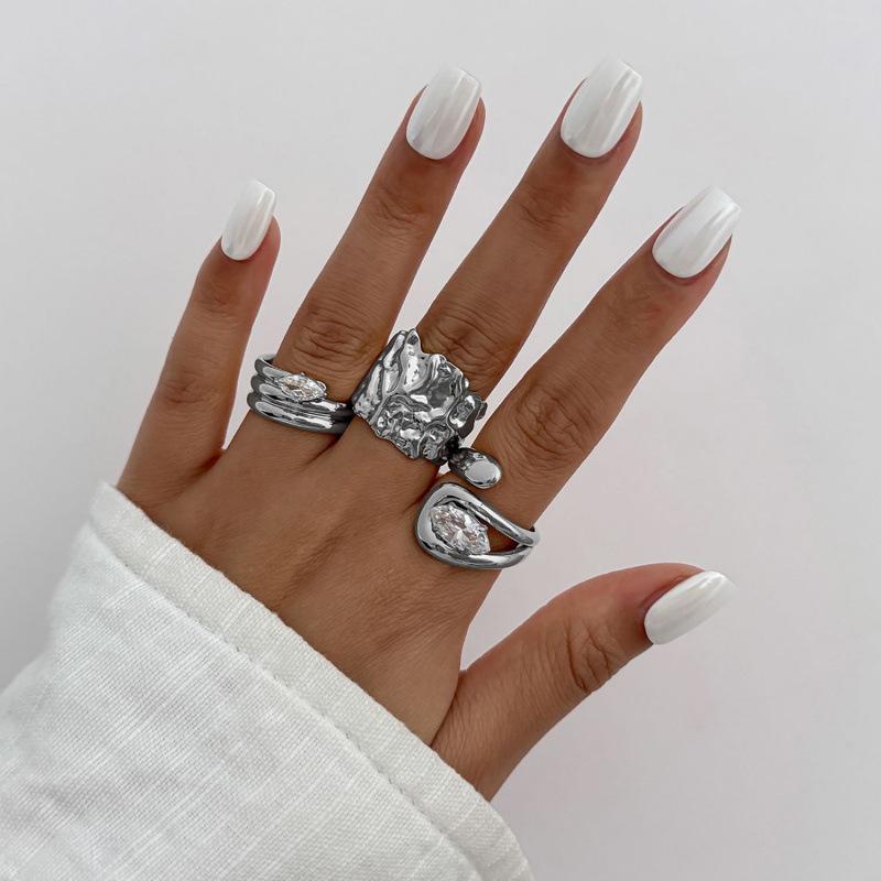 Elegant European Irregular Pleated Open Ring for Women срібний
Elegant European Irregular Pleated Open Ring for Women срібний