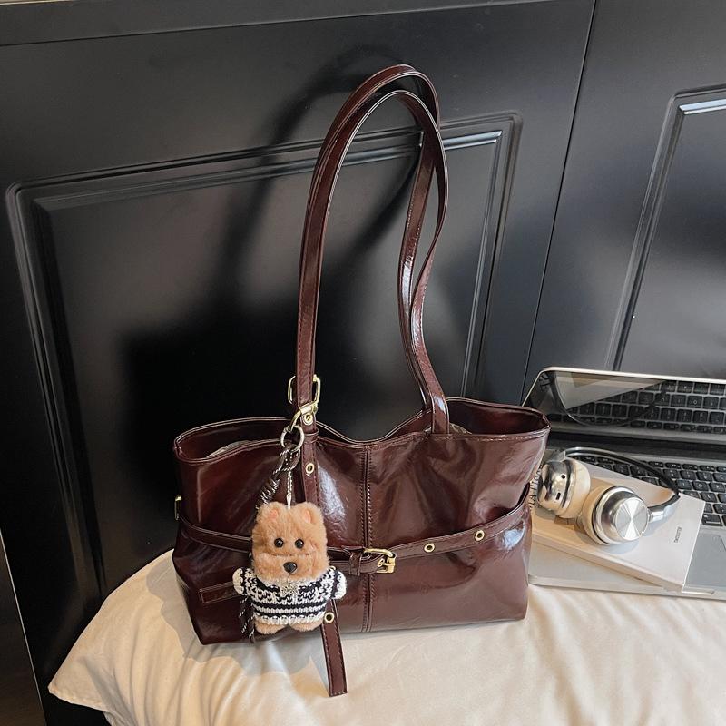 Casual personality fashion tote bag autumn and winter new bag texture 2025 simple women s large-capacity armpit bag Without pendant темно-коричневого
Casual personality fashion tote bag autumn and winter new bag texture 2025 simple women s large-capacity armpit bag Without pendant темно-коричневого