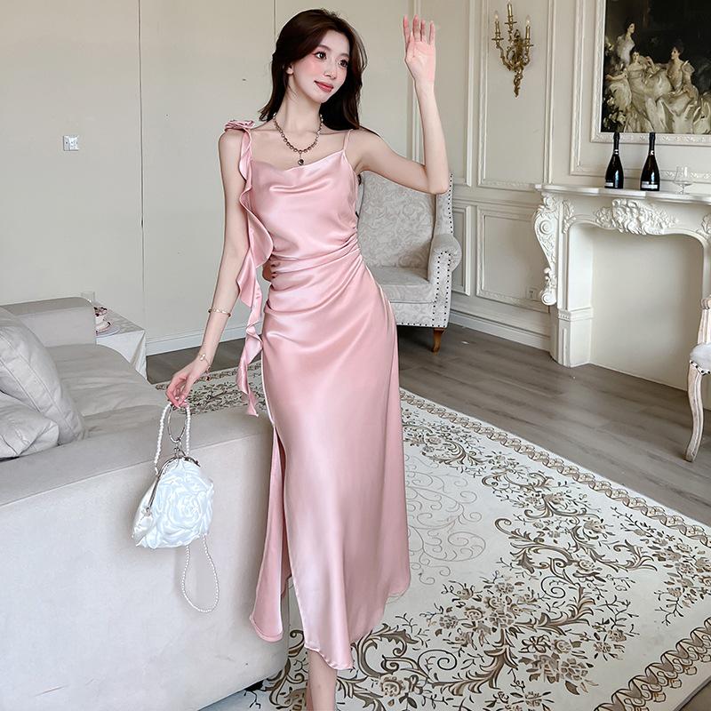 Silk Satin Draped Collar Camisole Dress with Embroidered Flowers Medium рожевий
Silk Satin Draped Collar Camisole Dress with Embroidered Flowers Medium рожевий