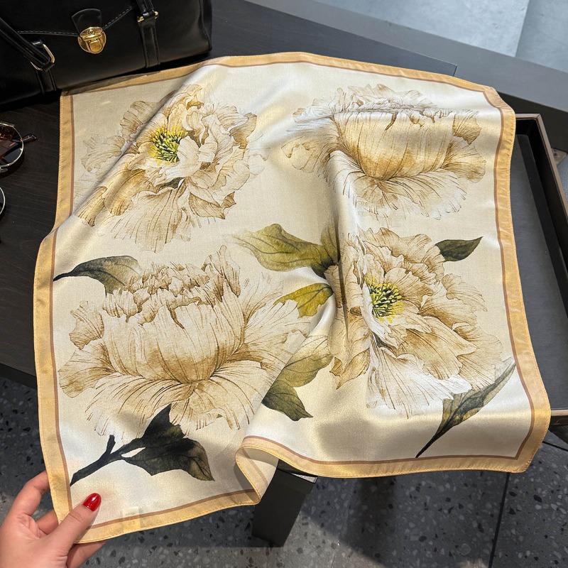Gentle elegant printing silk small scarf mulberry silk easiest for match neck square scarf tie bag french hairband 53*53cm
Gentle elegant printing silk small scarf mulberry silk easiest for match neck square scarf tie bag french hairband 53*53cm