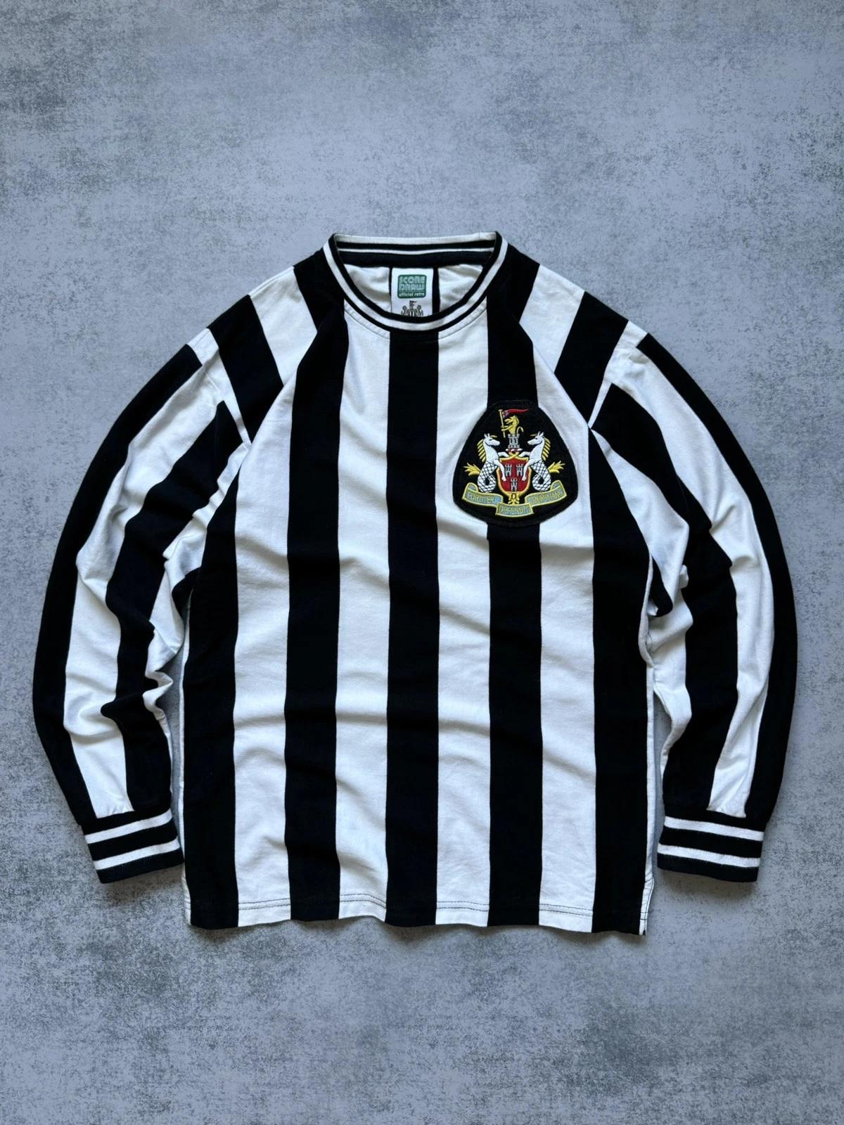 Vintage Newcastle United 1970 1972 Retro Soccer Jersey Football Shirt Mens Y2K 4XL
Vintage Newcastle United 1970 1972 Retro Soccer Jersey Football Shirt Mens Y2K 4XL