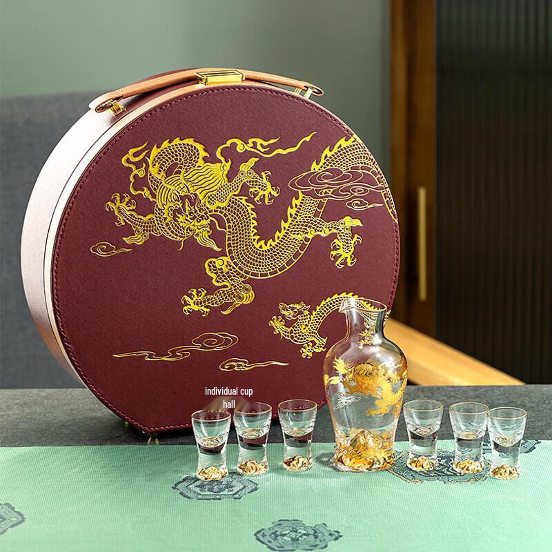 Чайный сервиз из хрусталя «Благоприятный двойной дракон» от Ge Bei Tang
Чайный сервиз из хрусталя «Благоприятный двойной дракон» от Ge Bei Tang