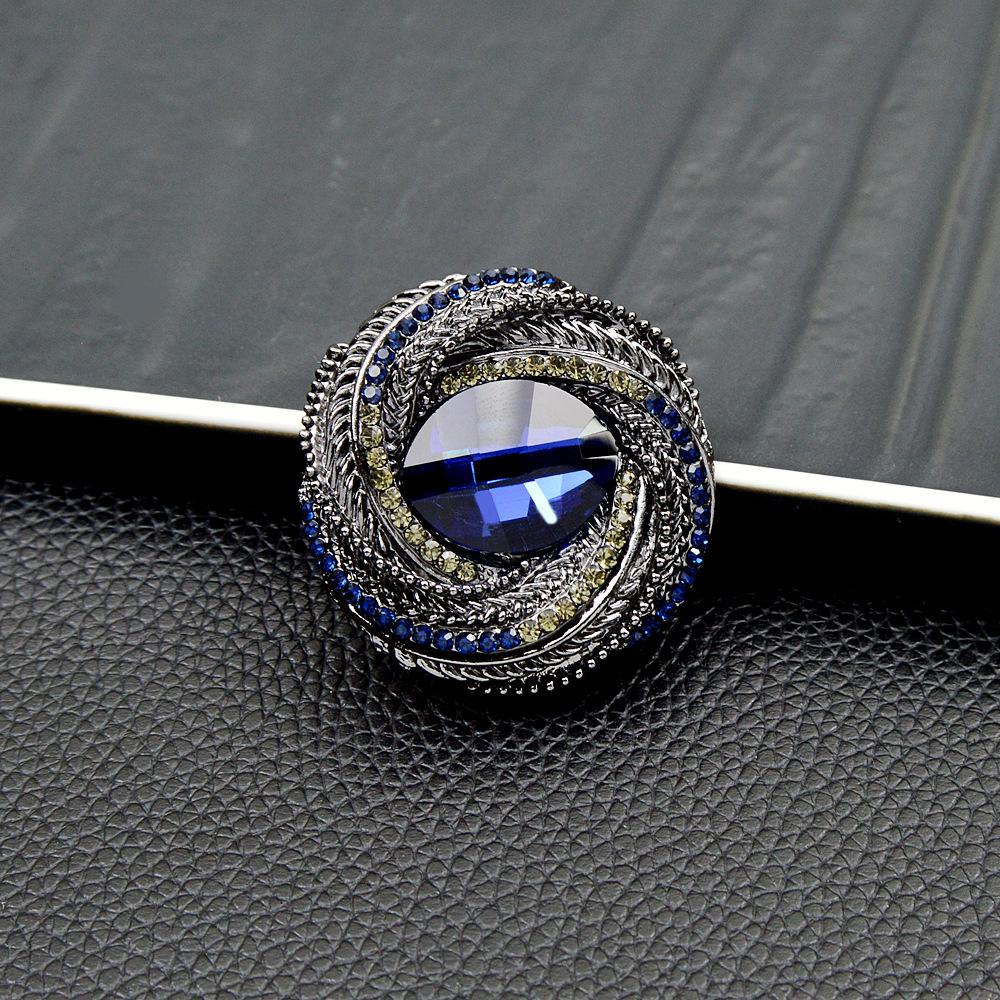 Vintage Circular Rhinestone Brooches For Women Men Fashion Retro Round Metal Unisex Badges Pins Classic Baroque Corsage Jewelry
Vintage Circular Rhinestone Brooches For Women Men Fashion Retro Round Metal Unisex Badges Pins Classic Baroque Corsage Jewelry