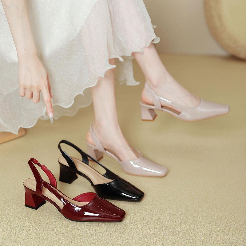 One-word sandals with bag head women s new square head rear empty single shoes red thick heels high heels 40 чорний
One-word sandals with bag head women s new square head rear empty single shoes red thick heels high heels 40 чорний