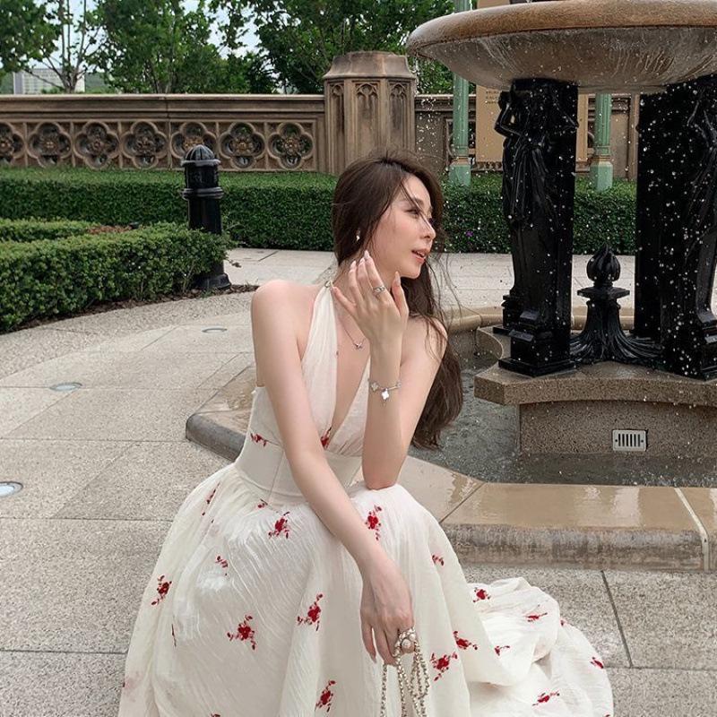 2025 Women s Summer Halter Floral Dress - Waist-Cinching French Elegance with Open Back S for 70-80 lbs
2025 Women s Summer Halter Floral Dress - Waist-Cinching French Elegance with Open Back S for 70-80 lbs