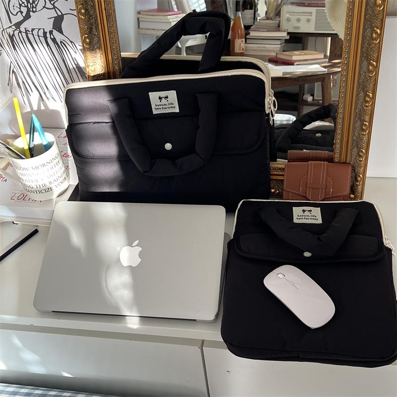 Korean Shockproof iPad/Laptop Sleeve - Cute Handheld Bag for 11/13/15-inch Devices 11 inch
Korean Shockproof iPad/Laptop Sleeve - Cute Handheld Bag for 11/13/15-inch Devices 11 inch