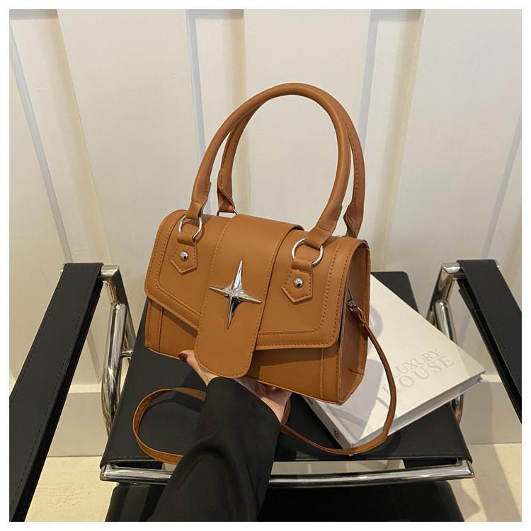 Fashionable Vintage Style 2024 New Star Decorated Casual Shoulder Crossbody Bag коричневий
Fashionable Vintage Style 2024 New Star Decorated Casual Shoulder Crossbody Bag коричневий