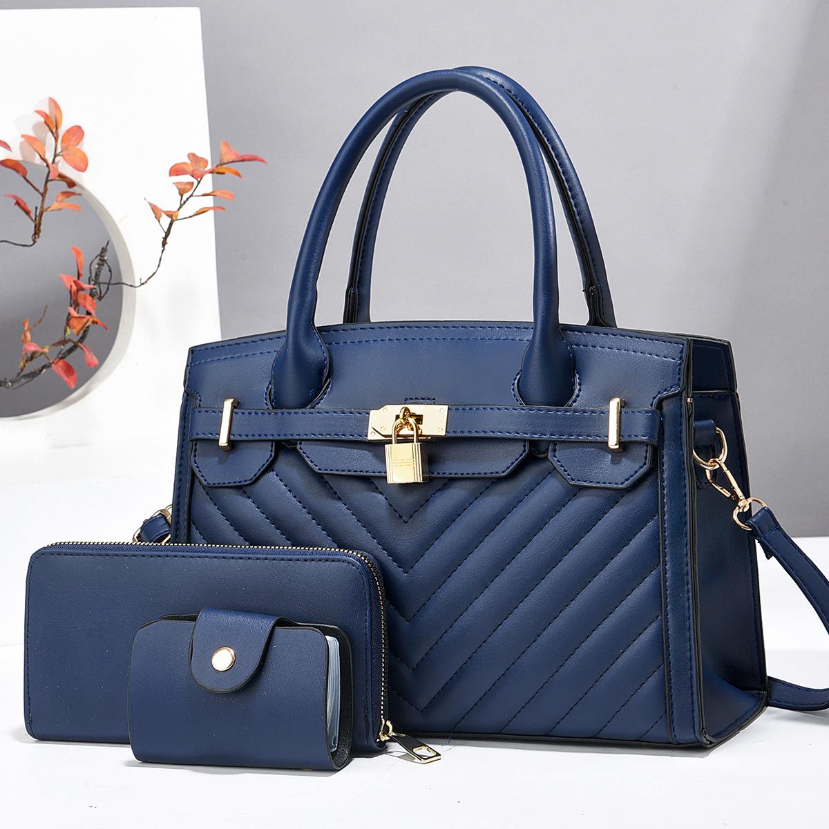 Сумка для мамы и ребенка, гофрированная модная сумочка, универсальная повседневная наплечная сумка, сумка-мессенджер 31*12*21 синий
Сумка для мамы и ребенка, гофрированная модная сумочка, универсальная повседневная наплечная сумка, сумка-мессенджер 31*12*21 синий