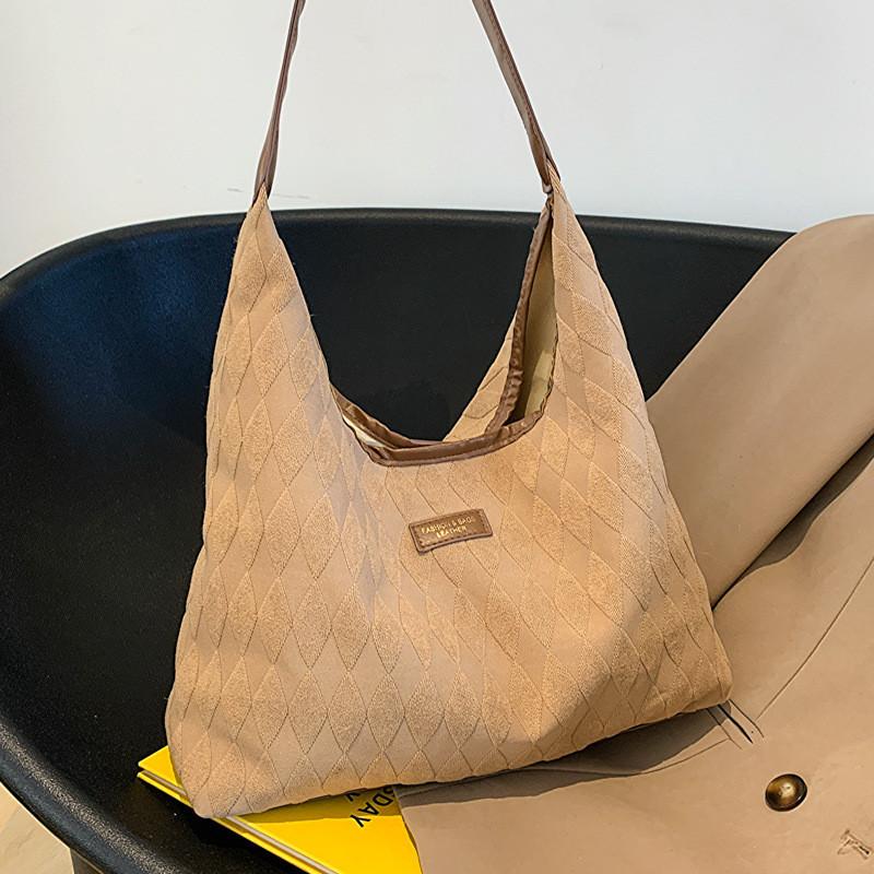 Fashionable Street Style Tote Bag 2023 New Summer Minimalist Shoulder Bag хакі
Fashionable Street Style Tote Bag 2023 New Summer Minimalist Shoulder Bag хакі