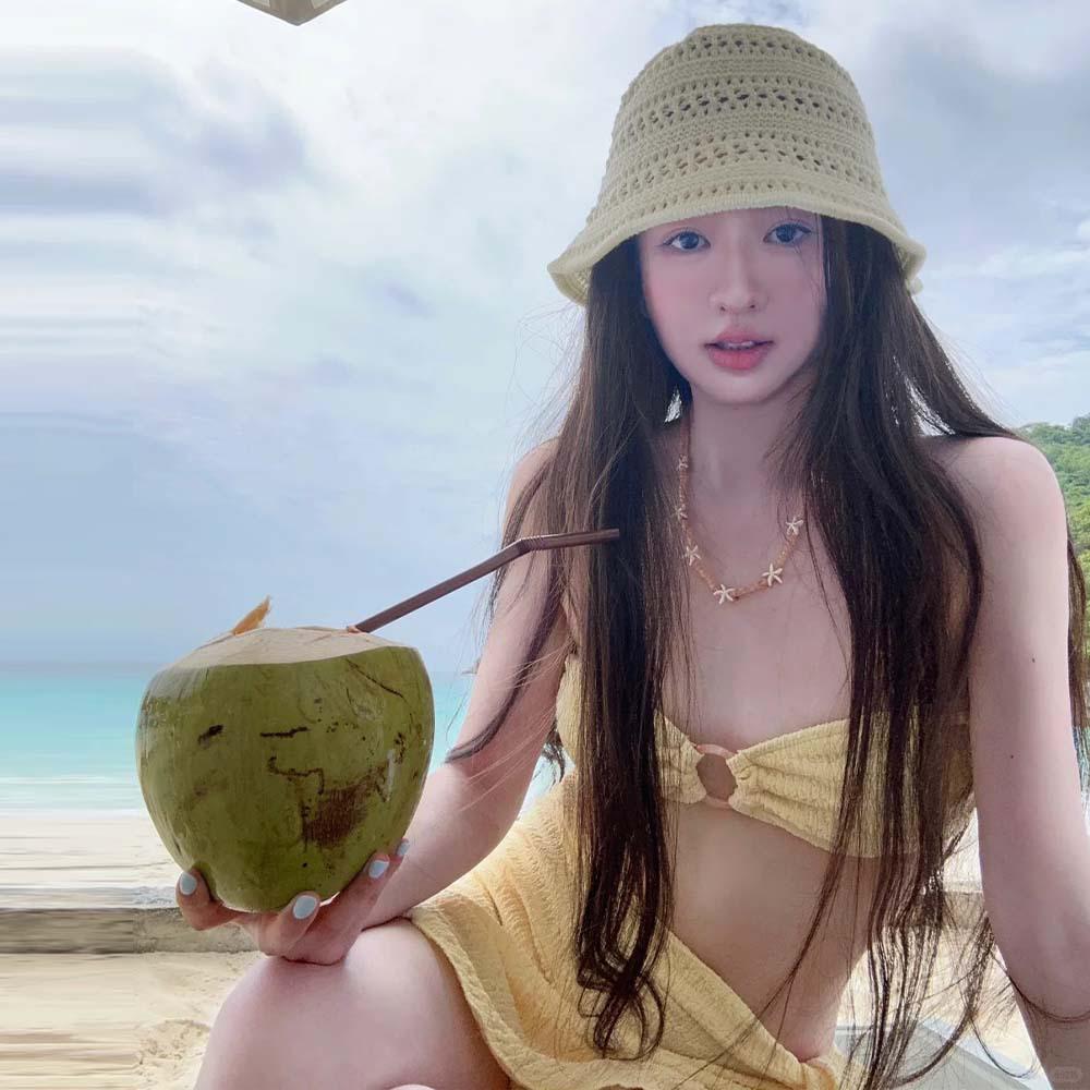 2025 Korean Ins Style Bandeau Bikini Set - Sexy Beach Vacation Swimsuit for Island Girls Small
2025 Korean Ins Style Bandeau Bikini Set - Sexy Beach Vacation Swimsuit for Island Girls Small